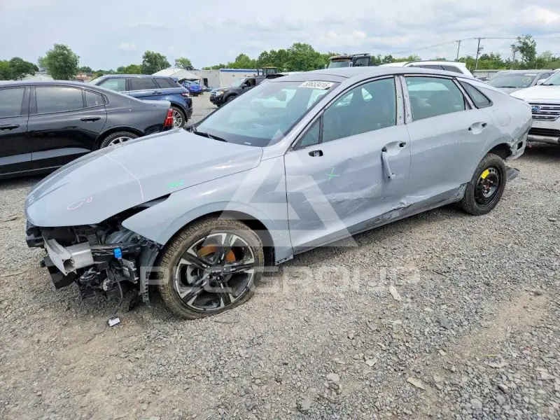 2024 KIA K5 photo