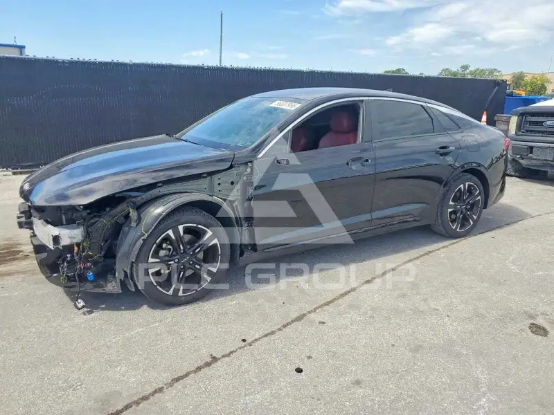 2024 KIA K5 фото