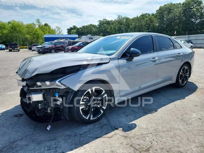 2024 KIA K5 photo