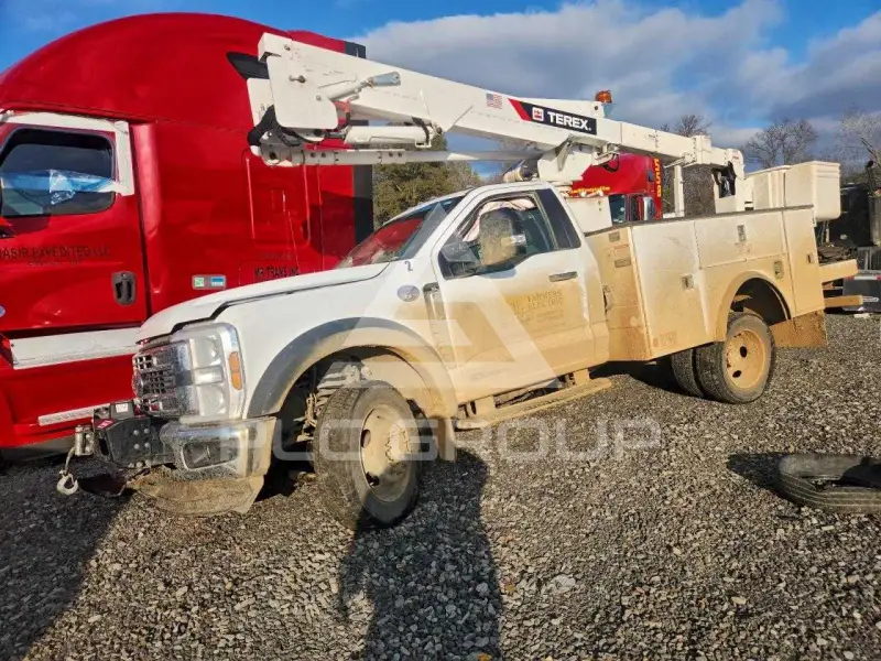 2024 Ford F-550 фото