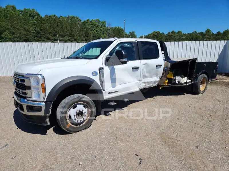 2024 Ford F-550 фото