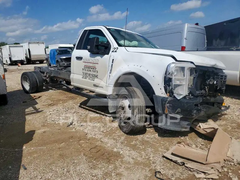 2024 Ford F-550 фото