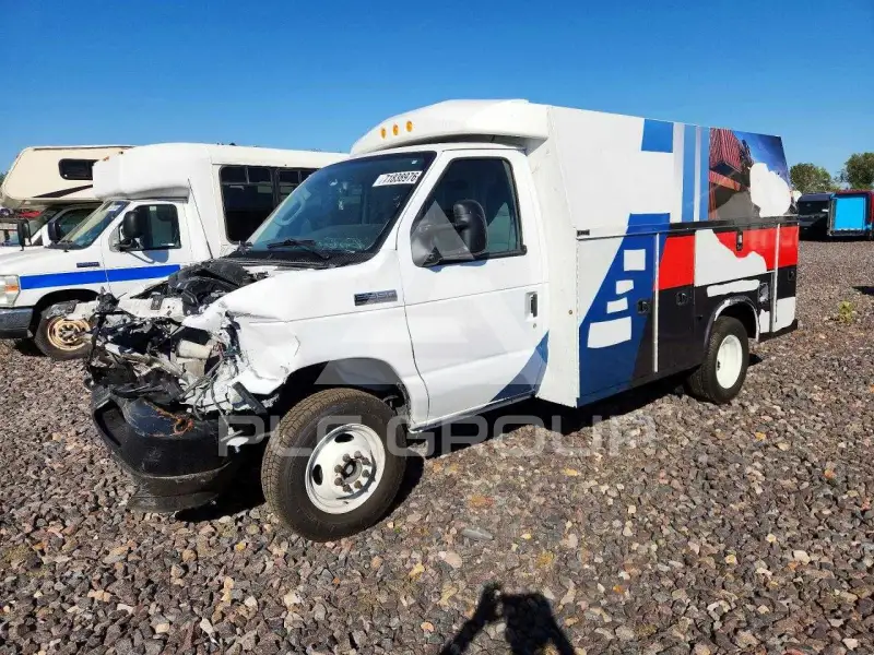 2024 Ford ECONOLINE фото