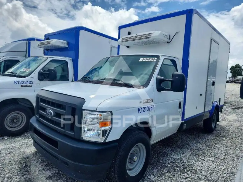 2024 Ford E-350 фото