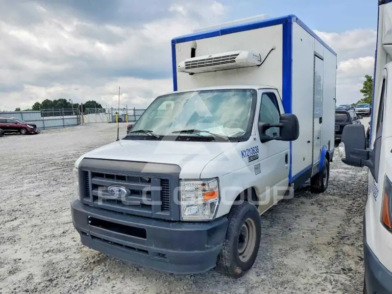 2024 Ford E-350 фото