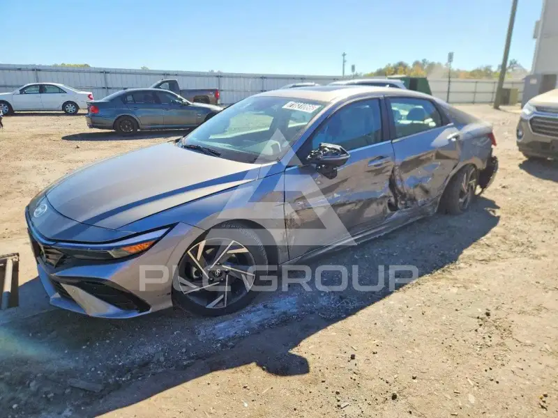 2024 Hyundai Elantra photo