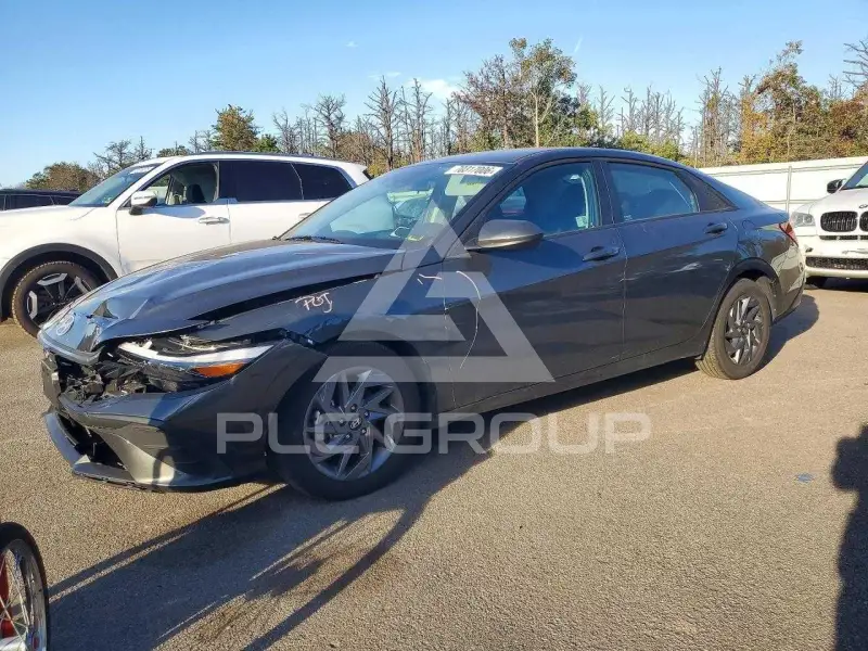 2024 Hyundai Elantra photo