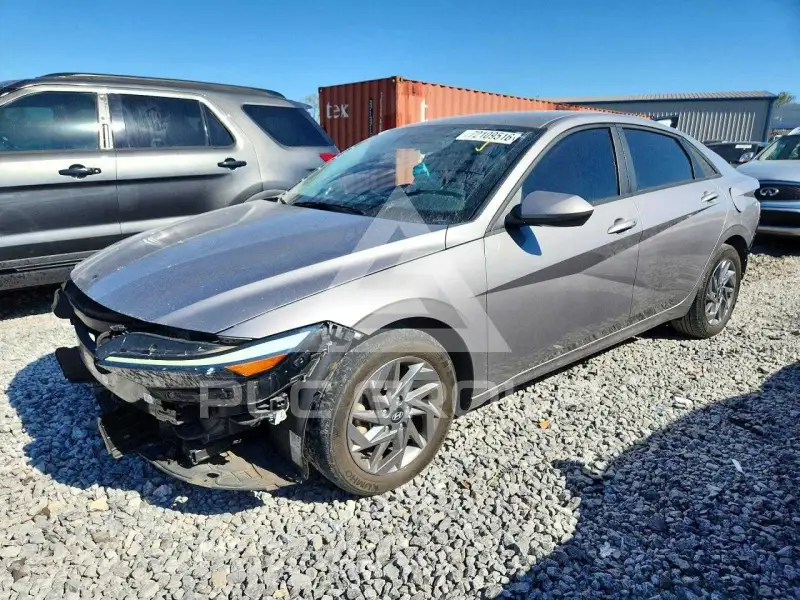 2024 Hyundai Elantra фото