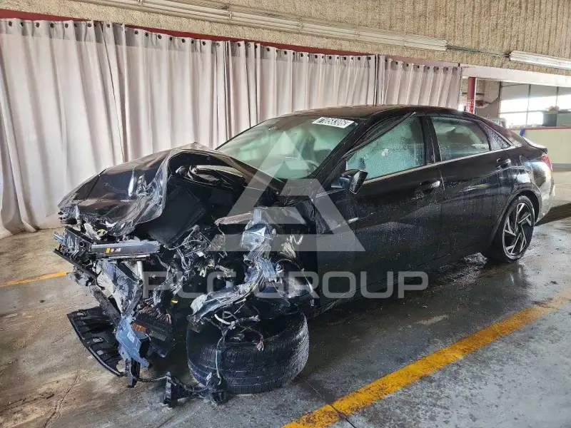 2024 Hyundai Elantra фото