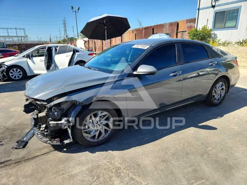 2024 Hyundai Elantra фото