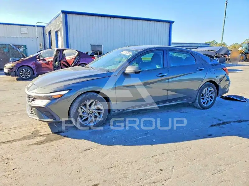 2024 Hyundai Elantra photo