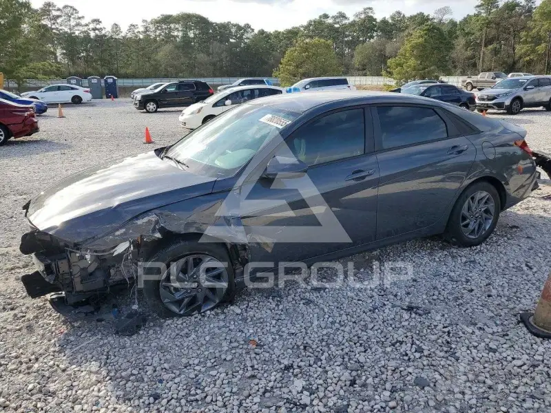2024 Hyundai Elantra фото