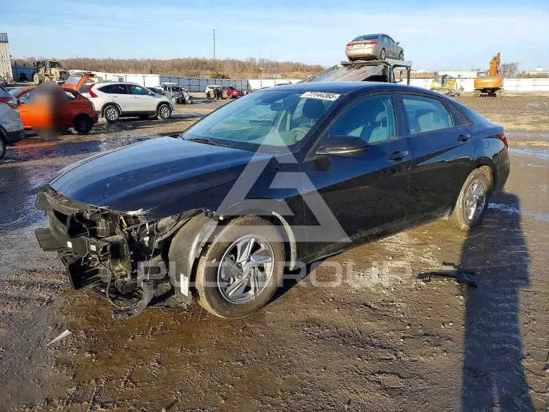 2024 Hyundai Elantra фото