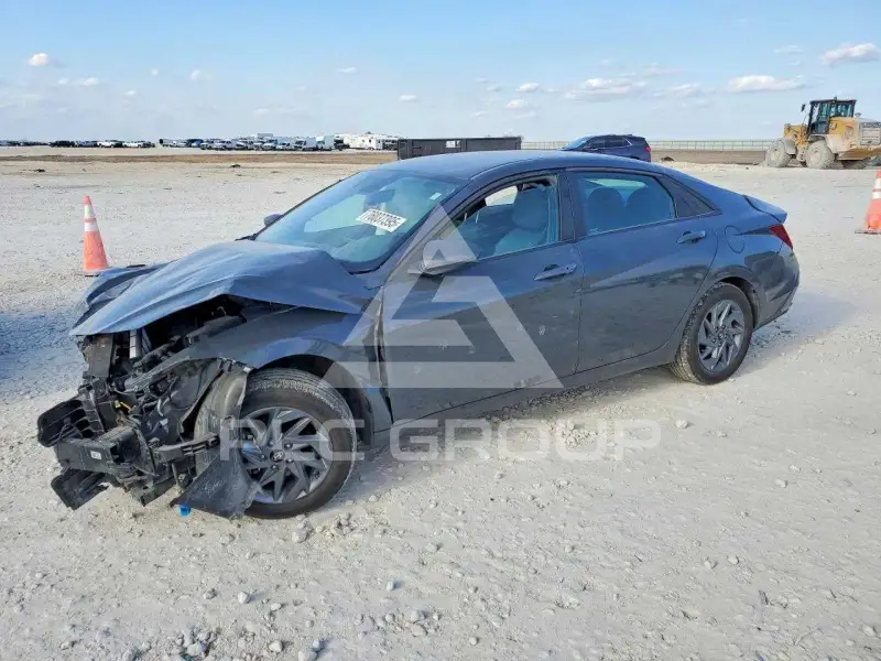 2024 Hyundai Elantra фото