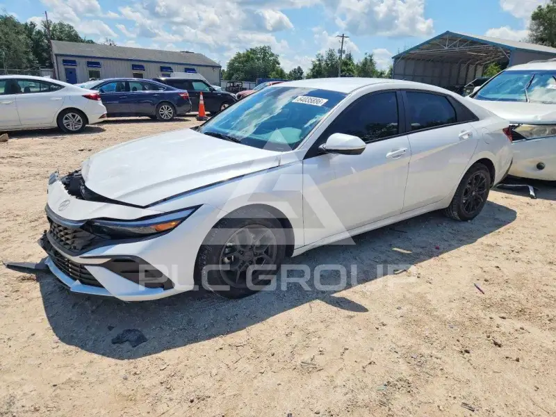 2024 Hyundai Elantra фото