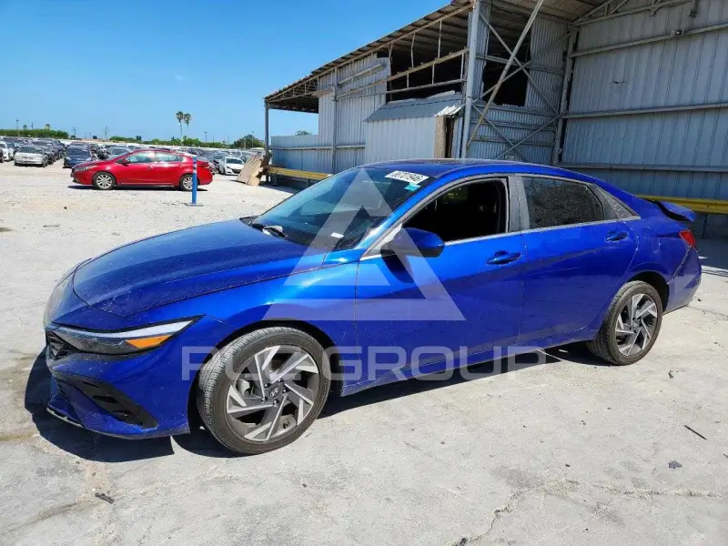 2024 Hyundai Elantra фото