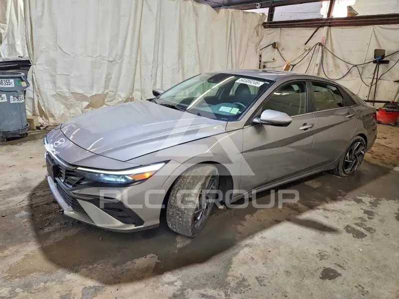 2024 Hyundai Elantra photo