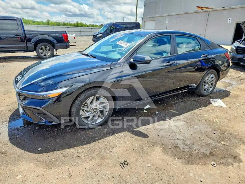 2024 Hyundai Elantra photo
