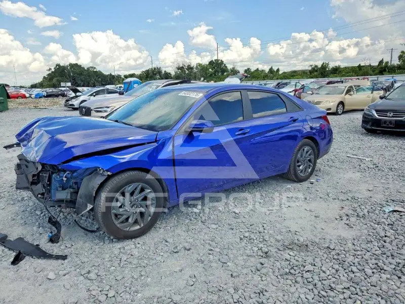 2024 Hyundai Elantra фото