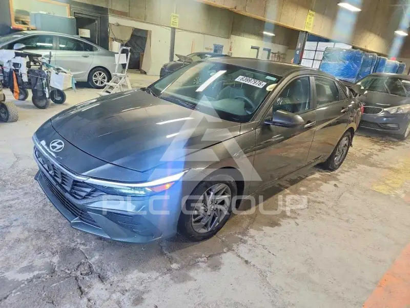 2024 Hyundai Elantra photo