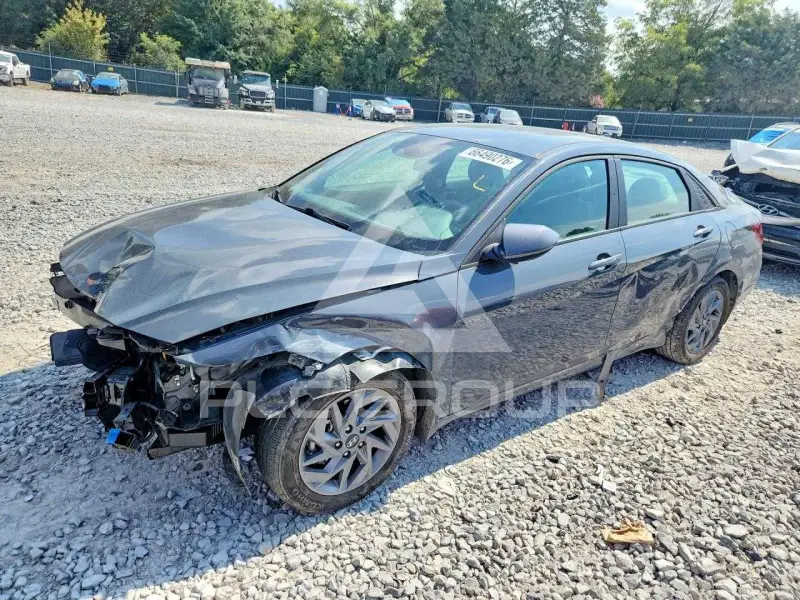 2024 Hyundai Elantra фото