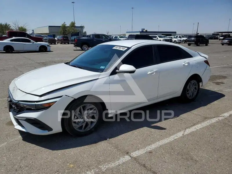 2024 Hyundai Elantra photo