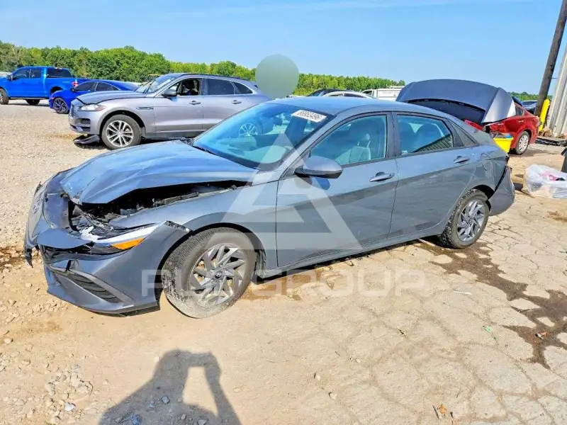 2024 Hyundai Elantra фото