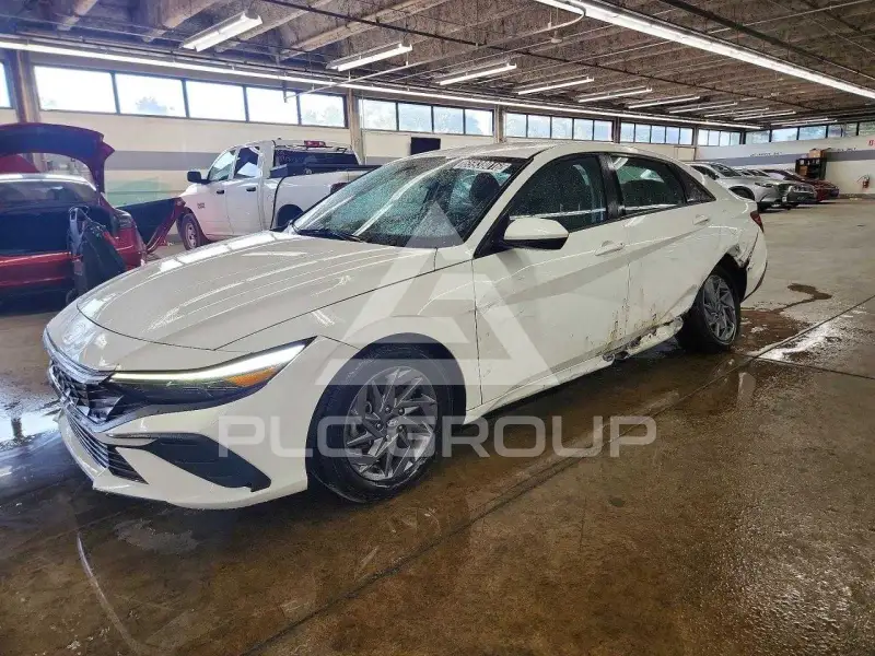 2024 Hyundai Elantra photo