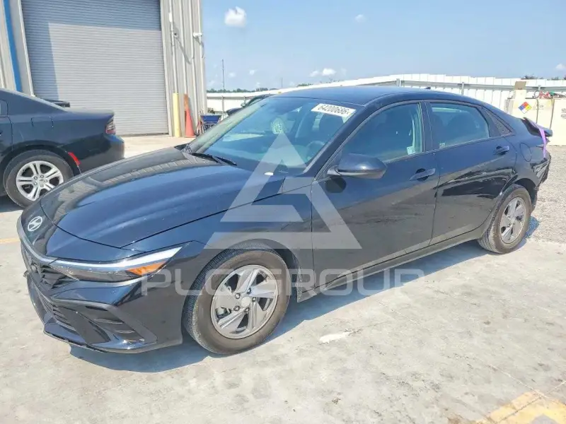 2024 Hyundai Elantra photo