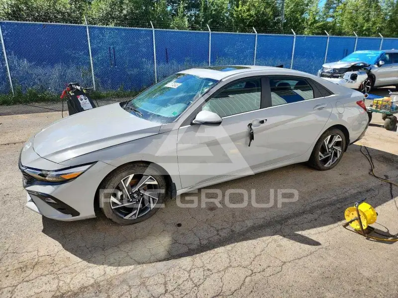 2024 Hyundai Elantra фото