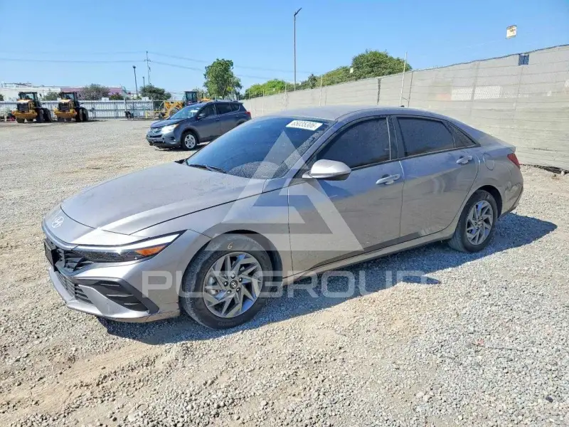 2024 Hyundai Elantra фото
