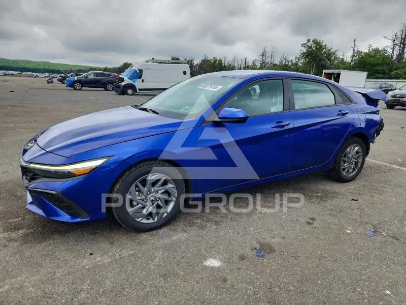 2024 Hyundai Elantra фото
