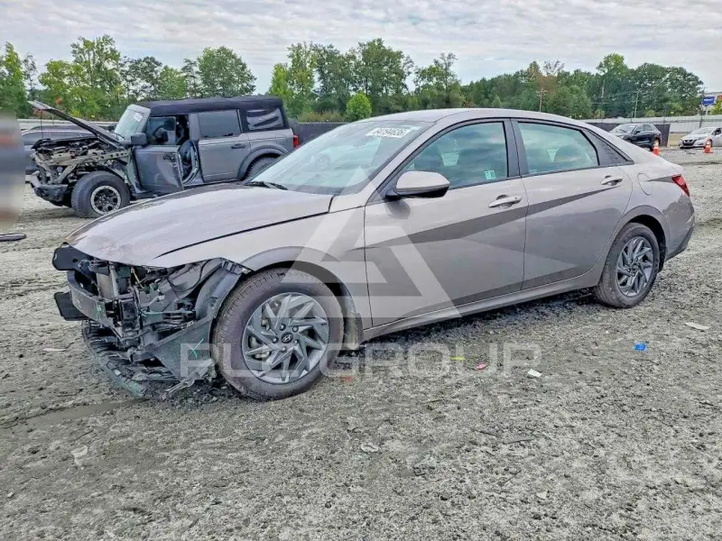 2024 Hyundai Elantra фото
