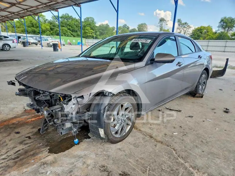 2024 Hyundai Elantra фото
