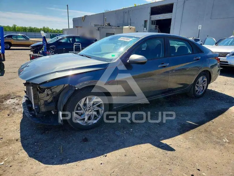 2024 Hyundai Elantra фото