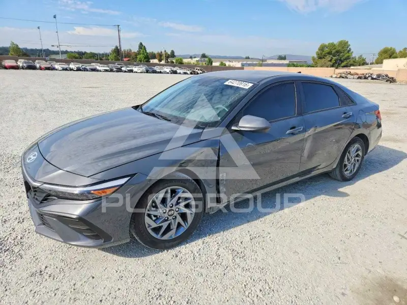 2024 Hyundai Elantra photo