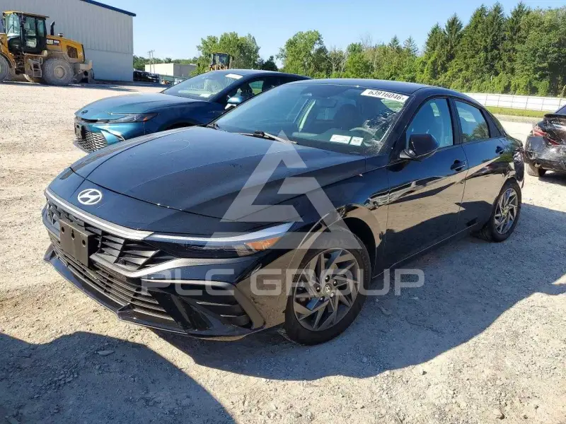 2024 Hyundai Elantra фото