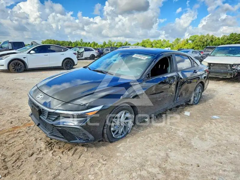2024 Hyundai Elantra фото