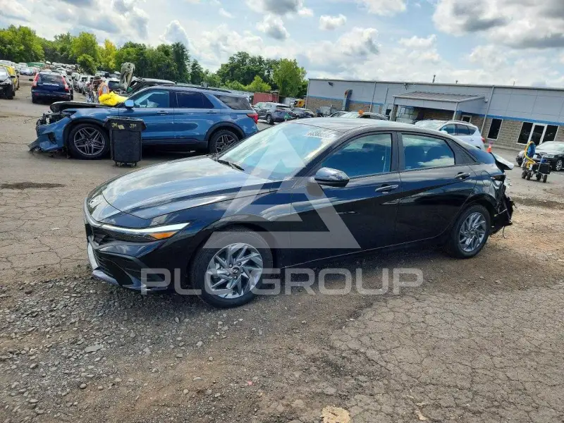 2024 Hyundai Elantra фото