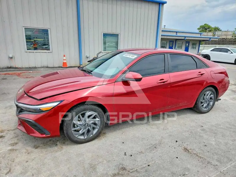 2024 Hyundai Elantra photo