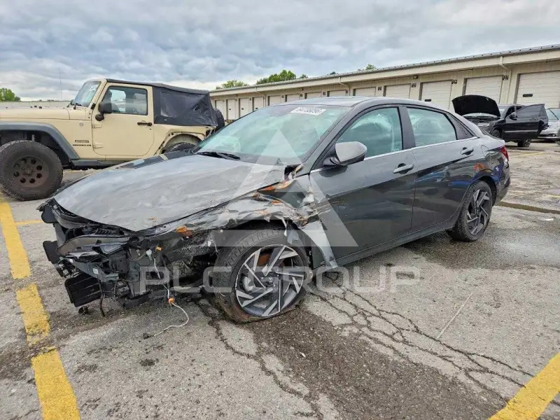 2024 Hyundai Elantra фото