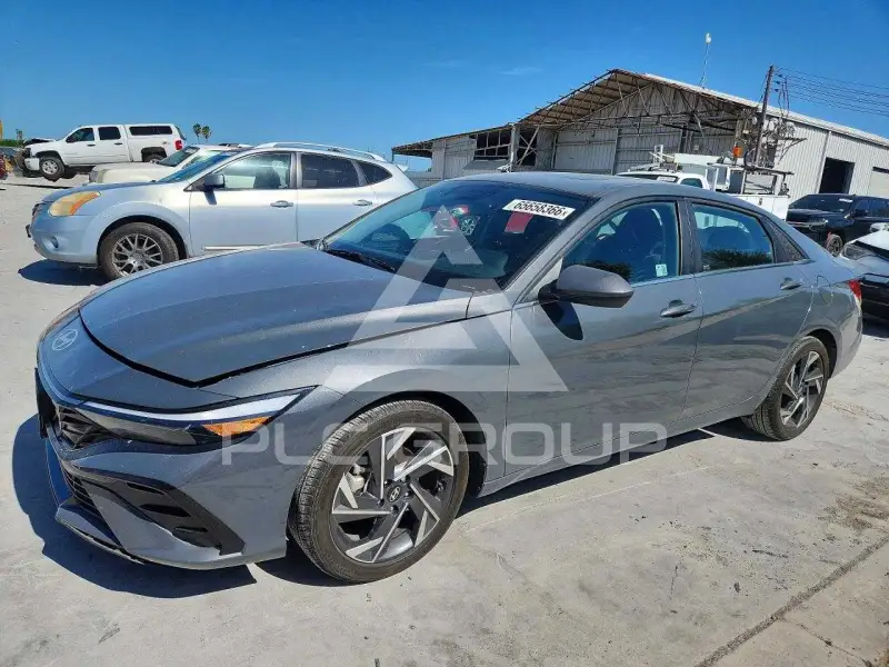 2024 Hyundai Elantra photo