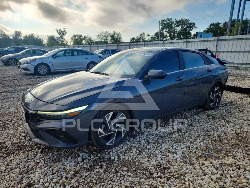 2024 Hyundai Elantra фото