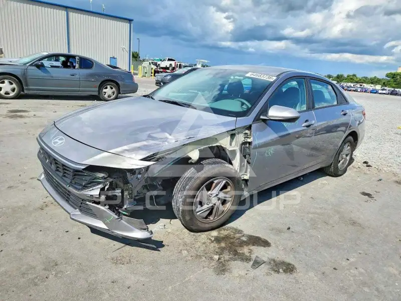2024 Hyundai Elantra фото