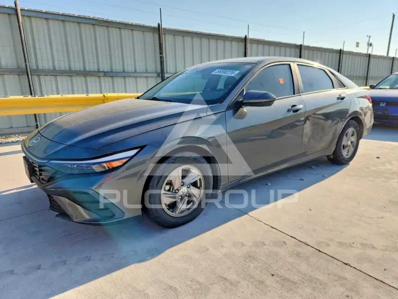 2024 Hyundai Elantra photo