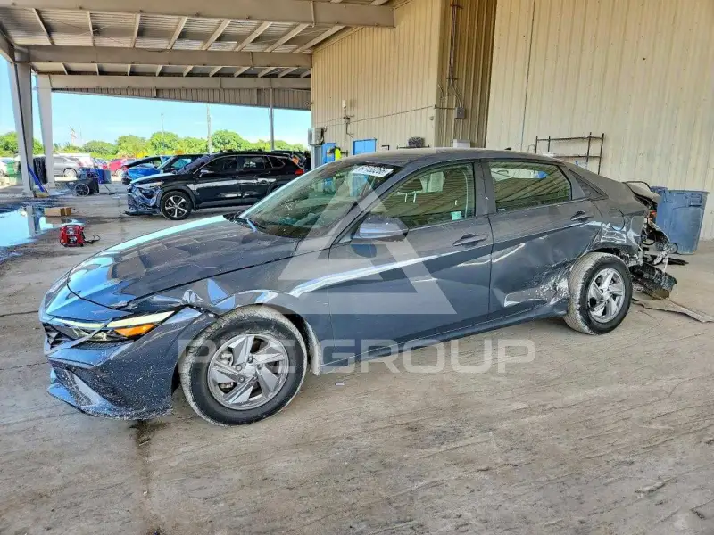 2024 Hyundai Elantra фото