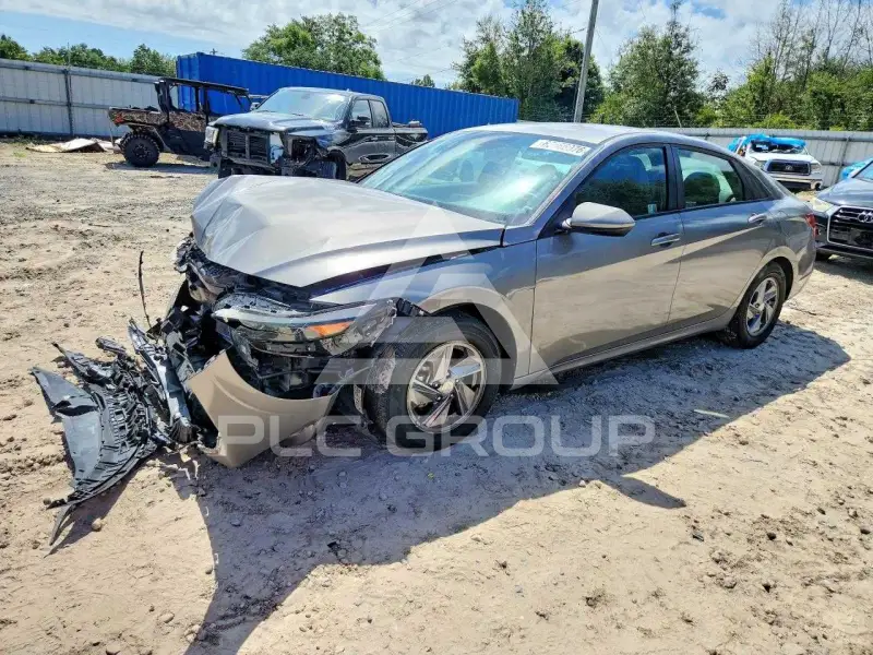 2024 Hyundai Elantra photo