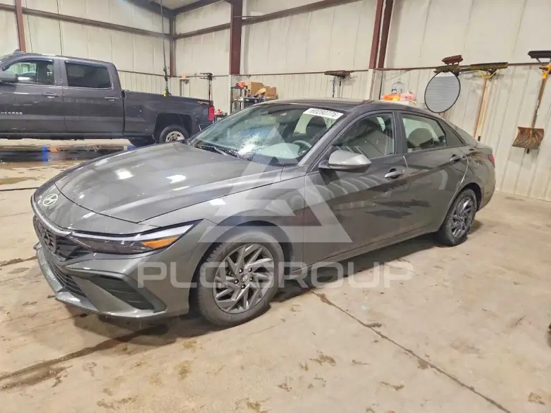 2024 Hyundai Elantra фото