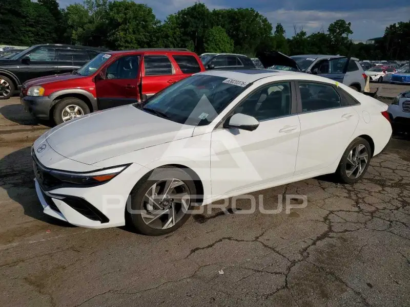 2024 Hyundai Elantra фото
