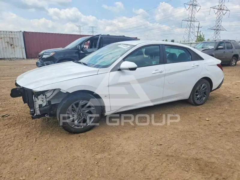 2024 Hyundai Elantra фото
